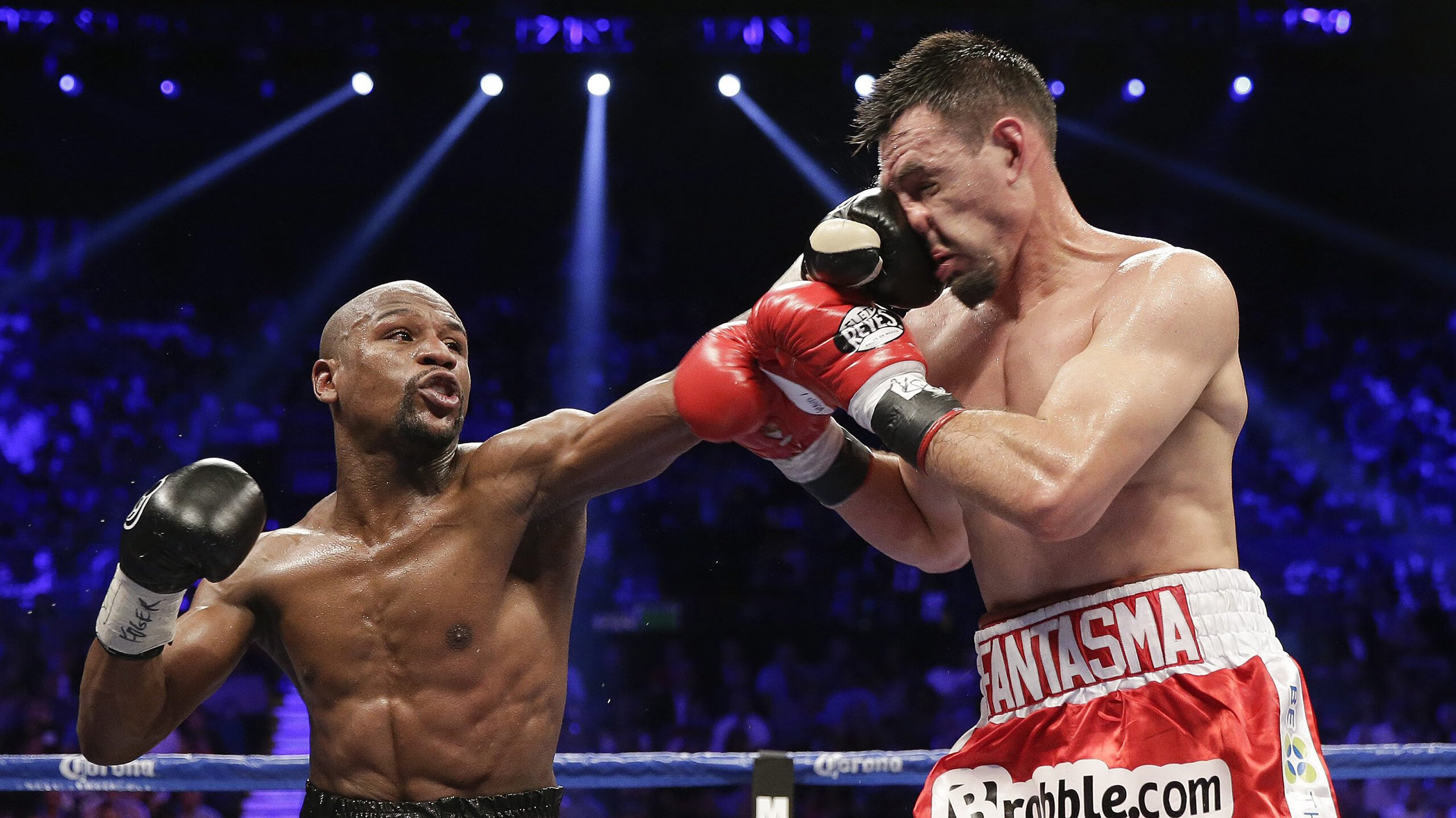 《王者荣耀》荣耀之路总决赛,万人期待冠军归来!