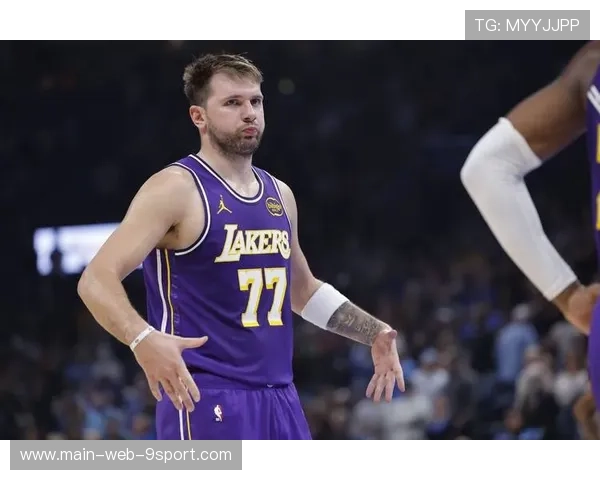 球员比赛中怒吼激励队友，情绪燃爆