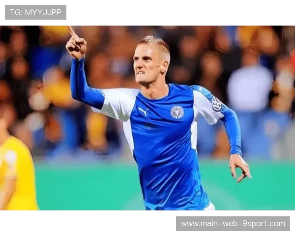 本菲卡后程发力压制博卡防线，本菲卡首发