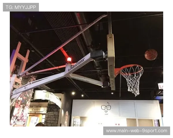 公牛卡位不到位,前场板被抢 公牛卡位不到位,前场板被抢