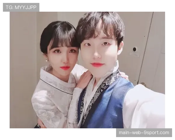 [选手名]在社交平台分享居家生活：职业选手也是个宅男😂